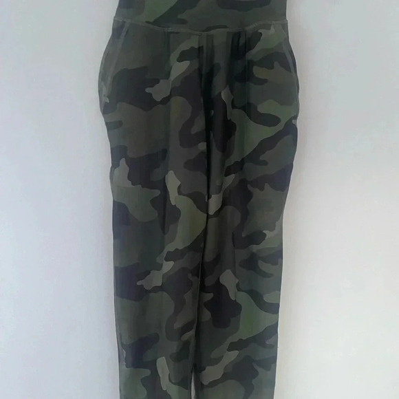 Old Navy Crop High Rise Jogger Women XS Camouflage Camo Pants New NWT - Picture 2 of 6
